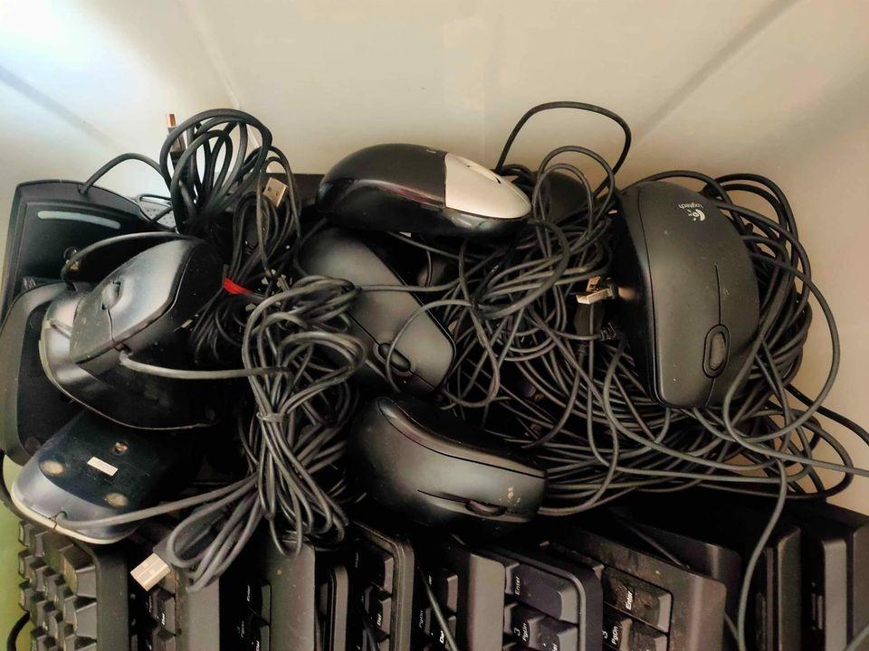 Mouse for Computer @250each (Category: Mouse & Mousepads) located in Angeles City. Submitted by edjazmin (Listing ID 1142953619, Image 1). Description: Mouse for Computer @250each More than 20pcs Good condition Located @544 acacia st. Dona Belen subdivision Sto. Cristo Angeles city Pampanga 2009 Contact no. 09173867827 Stay safe and God bless!! .
