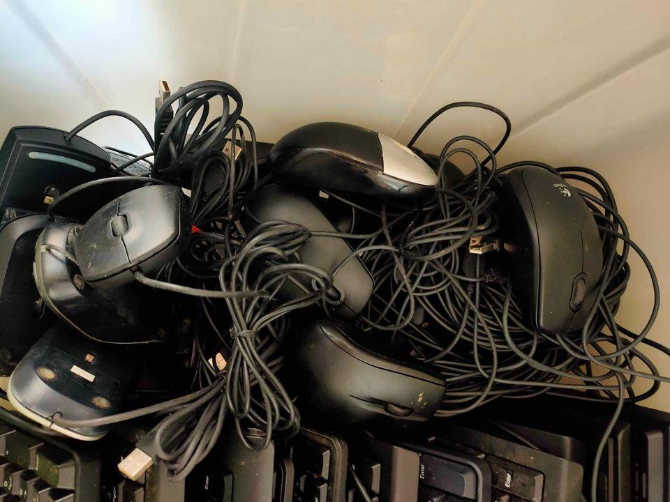 Mouse for Computer @250each (Category: Mouse & Mousepads) located in Angeles City. Submitted by edjazmin (Listing ID 1142953619, Image 3). Description: Mouse for Computer @250each More than 20pcs Good condition Located @544 acacia st. Dona Belen subdivision Sto. Cristo Angeles city Pampanga 2009 Contact no. 09173867827 Stay safe and God bless!! .