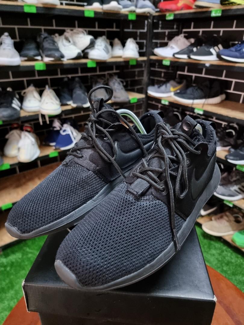 Nike roshe run all black Men s Fashion Footwear Sneakers on