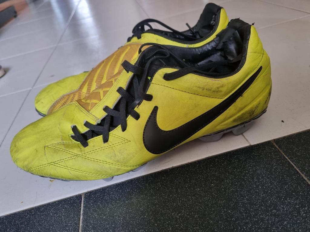 T90 soccer shoes deals