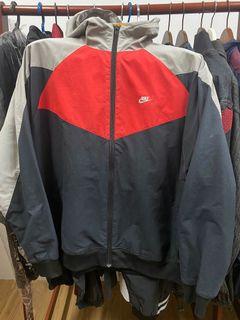 Nike windrunner windbreaker L 25/27