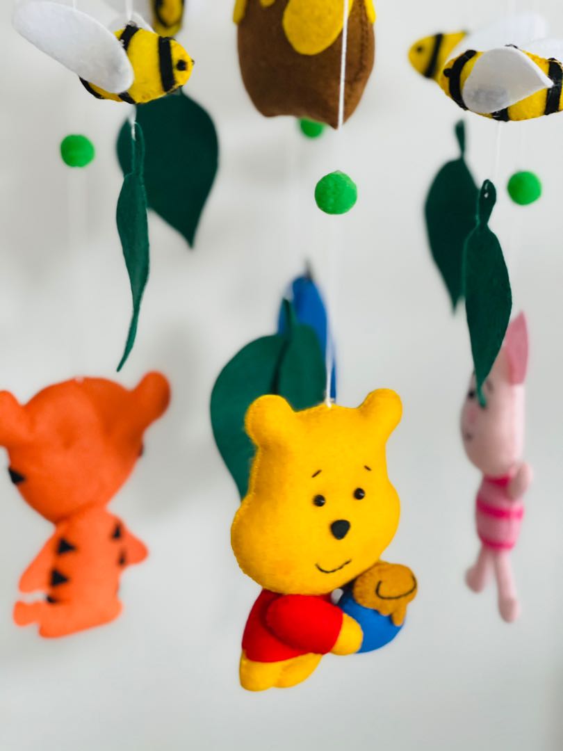 Pooh bear Felt baby mobile, pooh tigger piglet eeyore crib mobile, felt