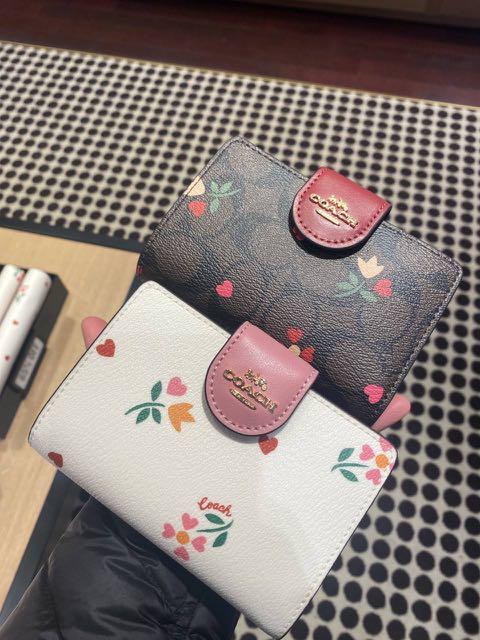 Coach wallet clearance heart