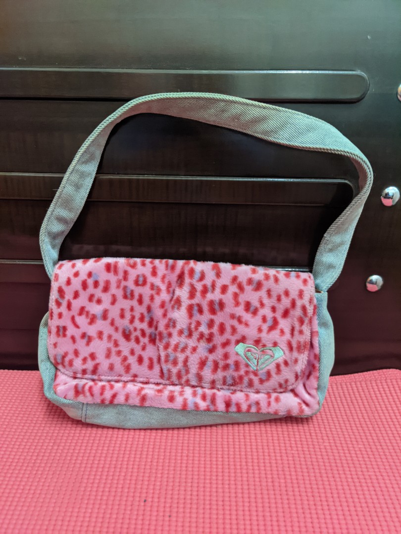 Quicksilver, Women's Fashion, Bags & Wallets, Shoulder Bags on Carousell