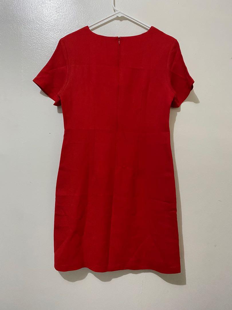 Red Dress (Category: Dresses) located in Quezon City. Submitted by declutterwithmina (Listing ID 1142992179, Image 2). Description: Mode of Payment: > BDO > GCash > COD Message me for queries! 😊.