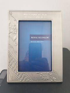 Royal Selangor “Batik” 4R Photo Frame