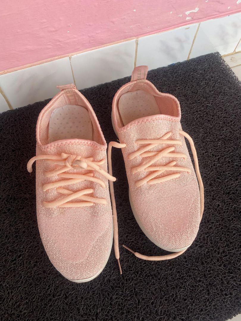 peach keds