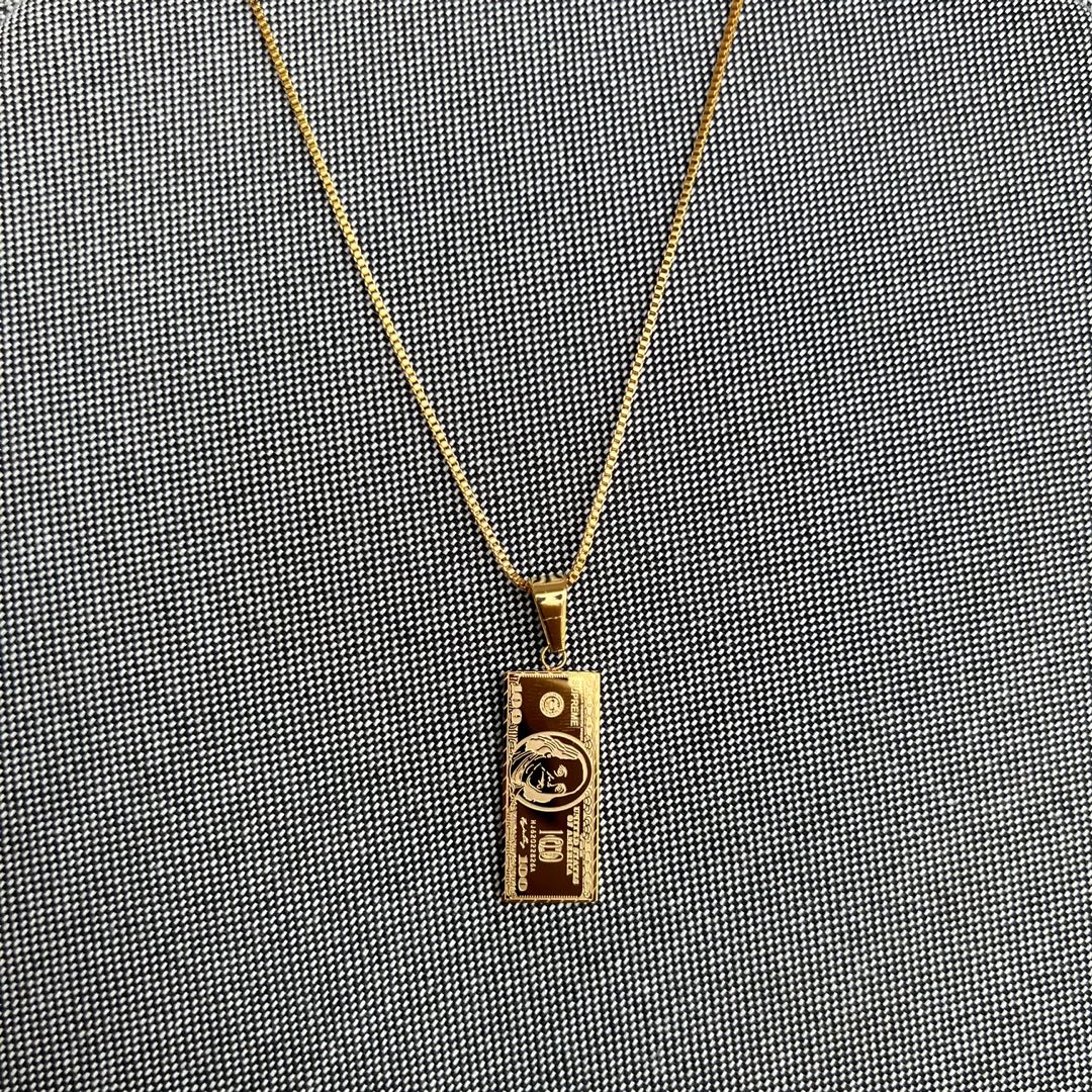 Supreme pendant on sale