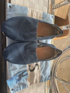 (Category: ) located in . Submitted by Divinaspreloved_2020 (Listing ID 1142965410, Image 1). Description: .