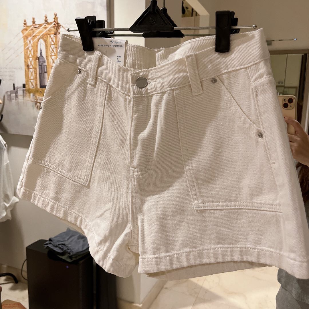 White Denim Shorts BRAND NEW, Fesyen 