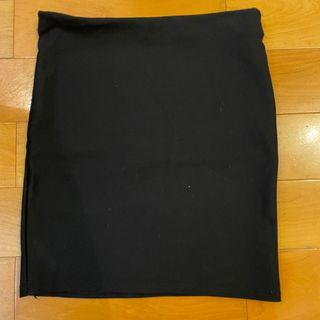 黑色短裙