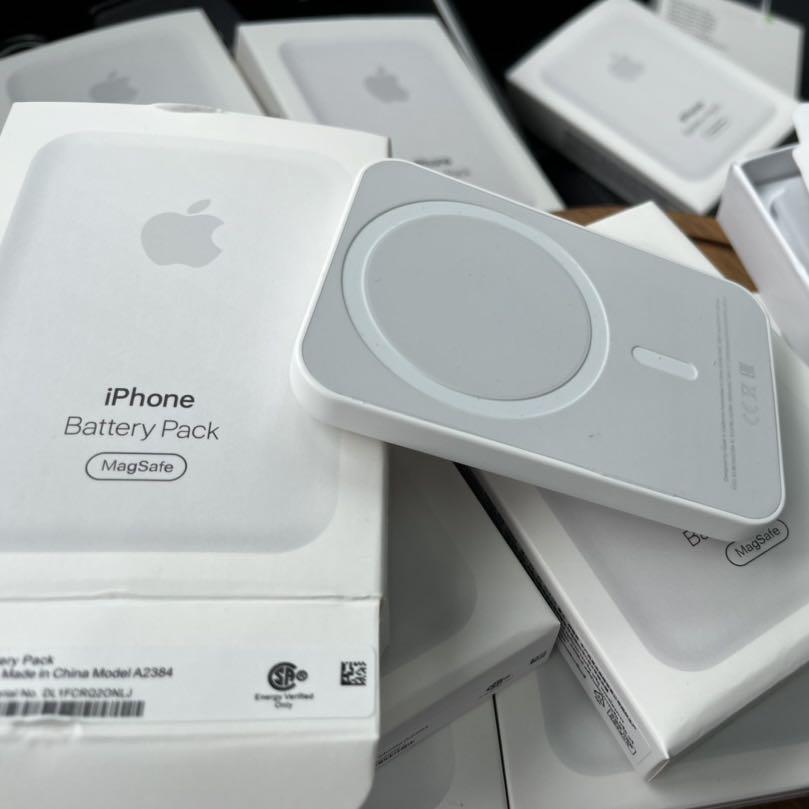 Apple iPhone MagSafe Battery Pack 𝐢𝐩𝐡𝐨𝐧𝐞原裝無線磁吸移動電源 Apple Magsafe外接移動電源