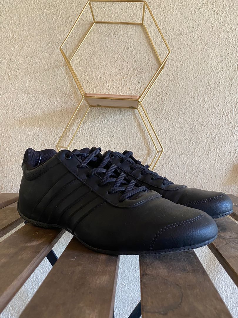 Aparecer pesadilla Capitán Brie Adidas Driving Shoes UK9.5, Men's Fashion, Footwear, Sneakers on Carousell