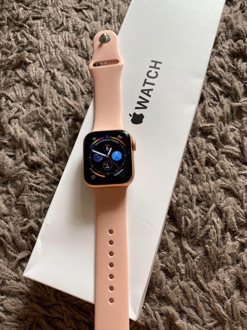 Apple Watch Se Rose Gold 40Mm Good Condition, Women'S Fashion, Watches &  Accessories, Watches On Carousell