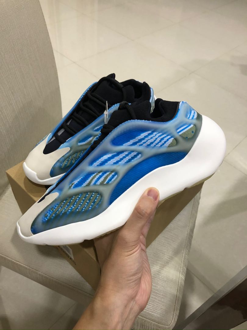Adidas yeezy sales 700 real