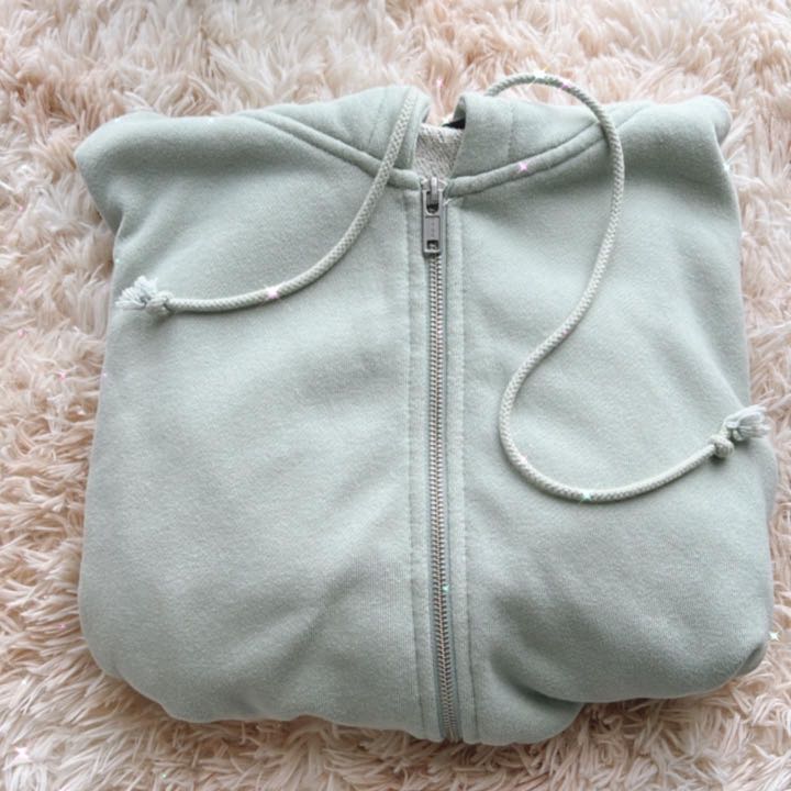 Authentic brandy sage green Carla hoodie (soft version), 女裝, 外套及戶外衣服