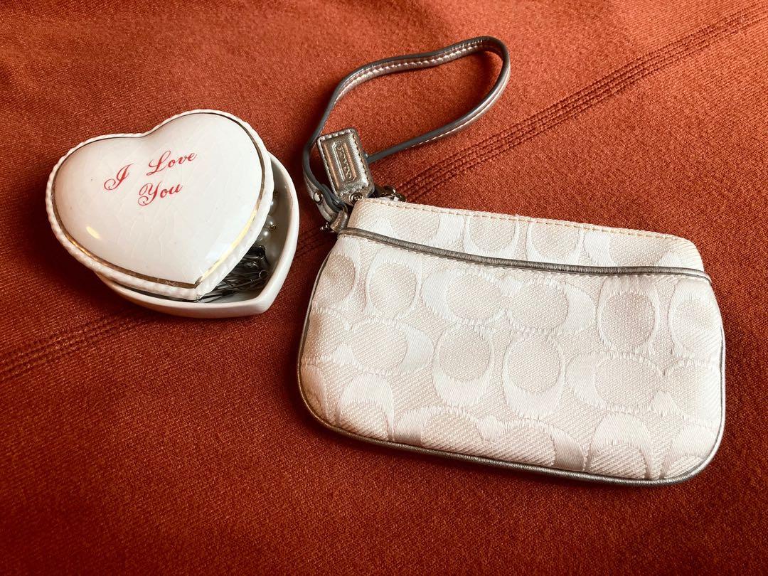 Authentic Coach Off-White Wristlet/Purse (Category: Luxury Bags & Wallets) located in Cebu City. Submitted by kawaiiparty (Listing ID 1141960689, Image 1). Description: Authentic Coach Wristlet in Off-White w/ Metallic Leather Trim Lilac inner lining Brand new but no card (threw away) PM if u need more pics :) Payments via Gcash or Bank transfer :).