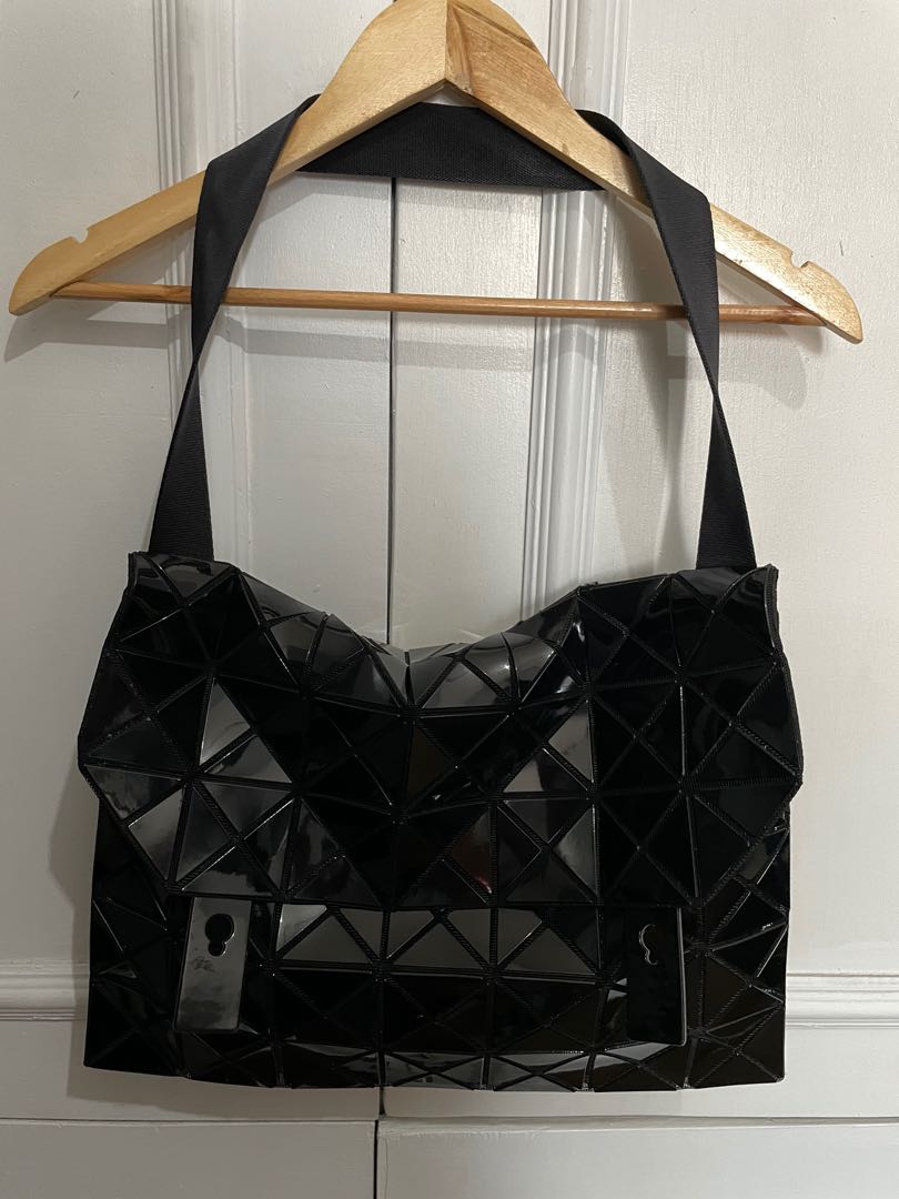 Bao Bao Issey Miyake Messenger Bag (Black), Women's Fashion, Bags