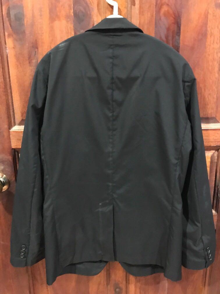 black thin blazer