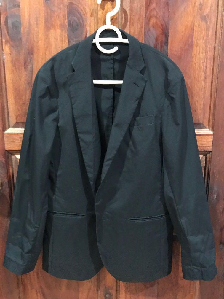 black thin blazer
