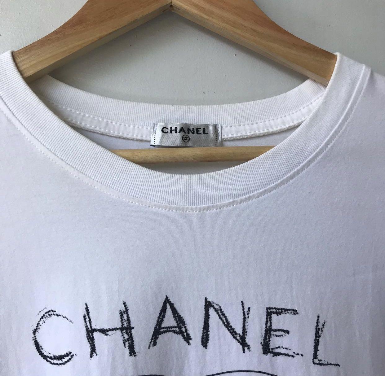 CHANEL COLETTE HEART TEE, Luxury, Apparel on Carousell
