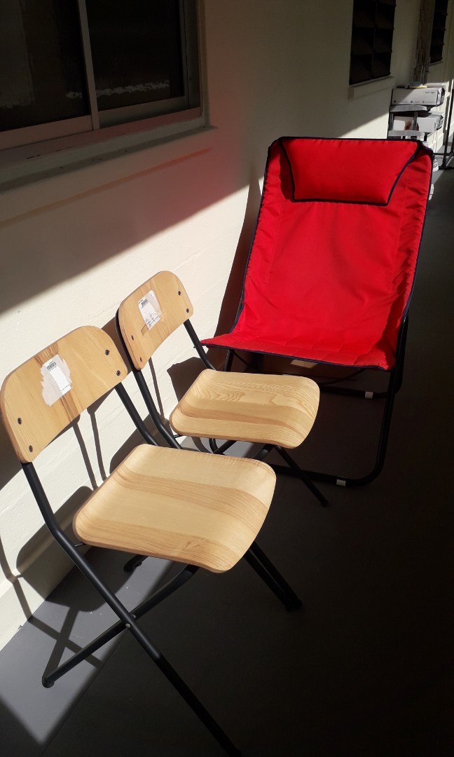 Courts foldable outlet chair