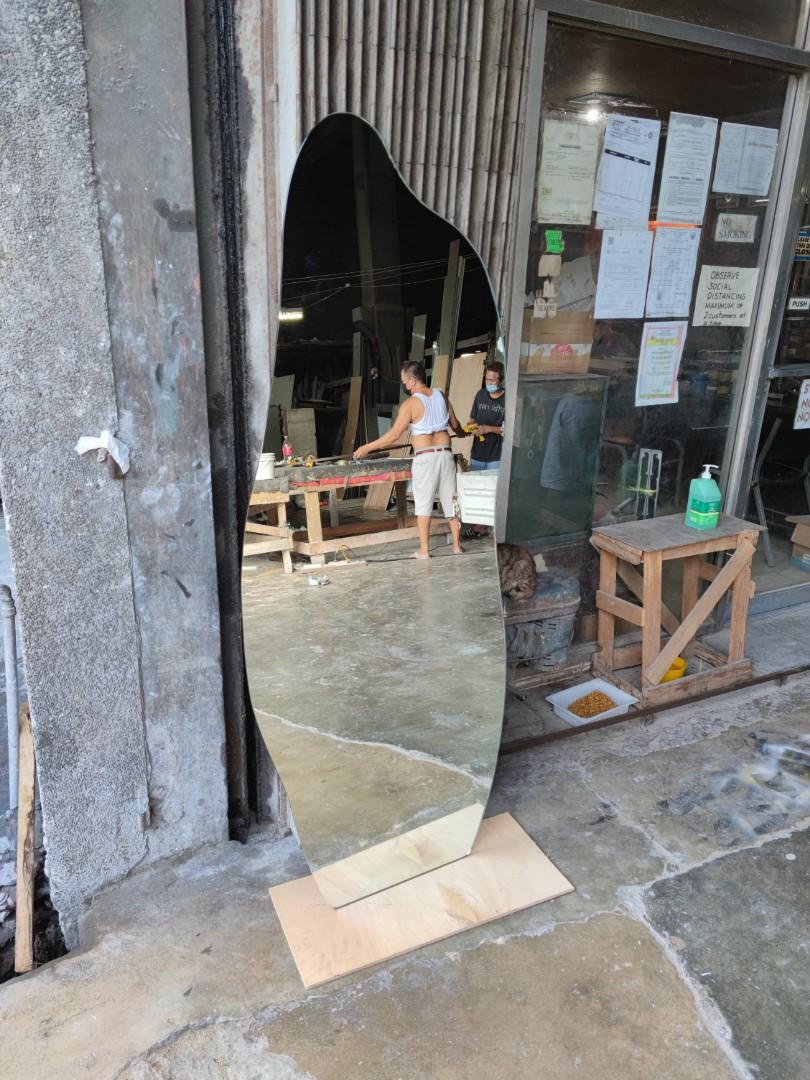 Customize shape frameless mirror (Category: Mirrors) located in Malabon City. Submitted by mirrors.ph (Listing ID 1143084315, Image 3). Description: Customize shape frameless mirror using 6mm thick copper free lead free mirror polished edges. Size: 70cm x 180cm P2400.