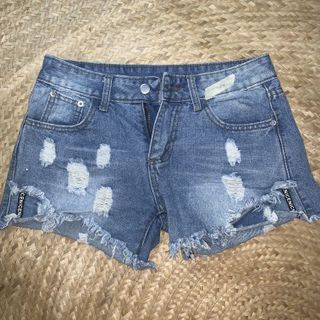 (Category: ) located in . Submitted by nickaaa (Listing ID 1143095863, Image 1). Description: .