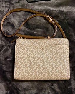 (Category: ) located in . Submitted by kmgoodfinds (Listing ID 1143252969, Image 1). Description: .