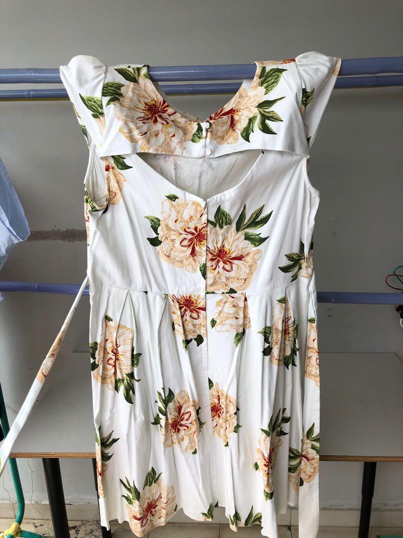 Dorothy Perkins UK18 floral pleated dress Women s Fashion