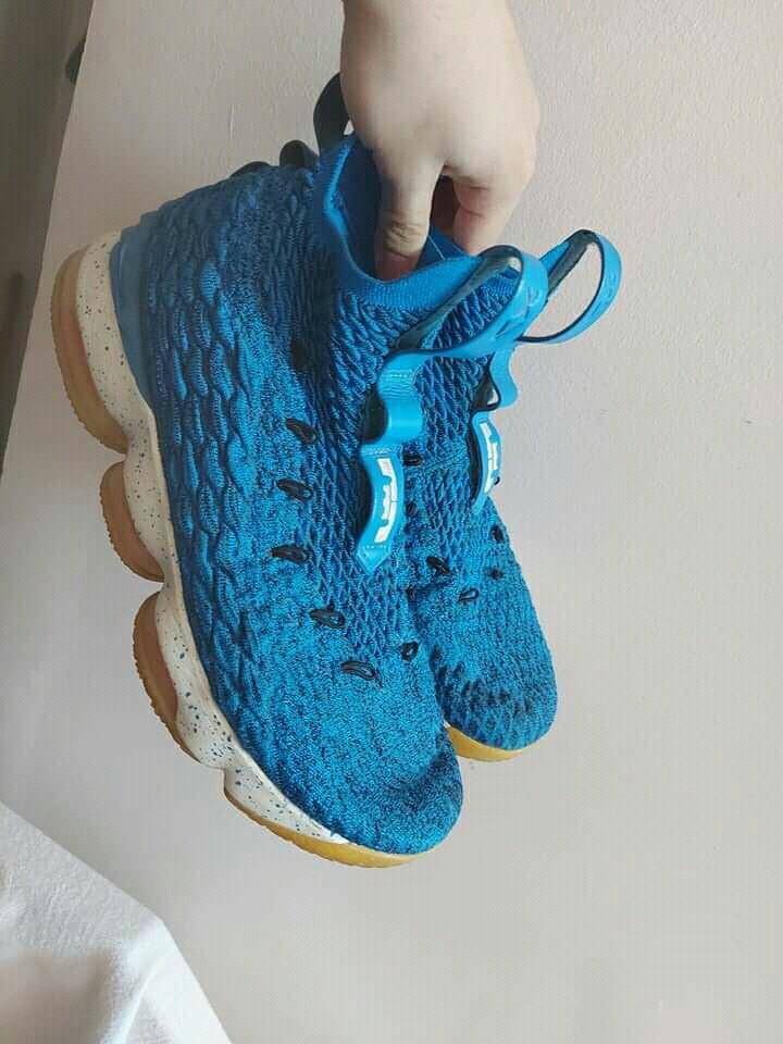 lebron 15 size 9.5