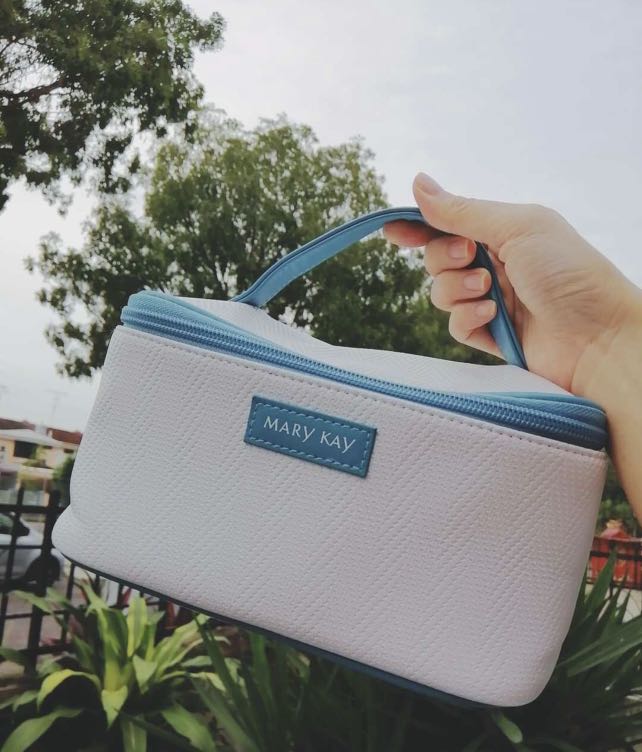 Mary kay 2025 pouch