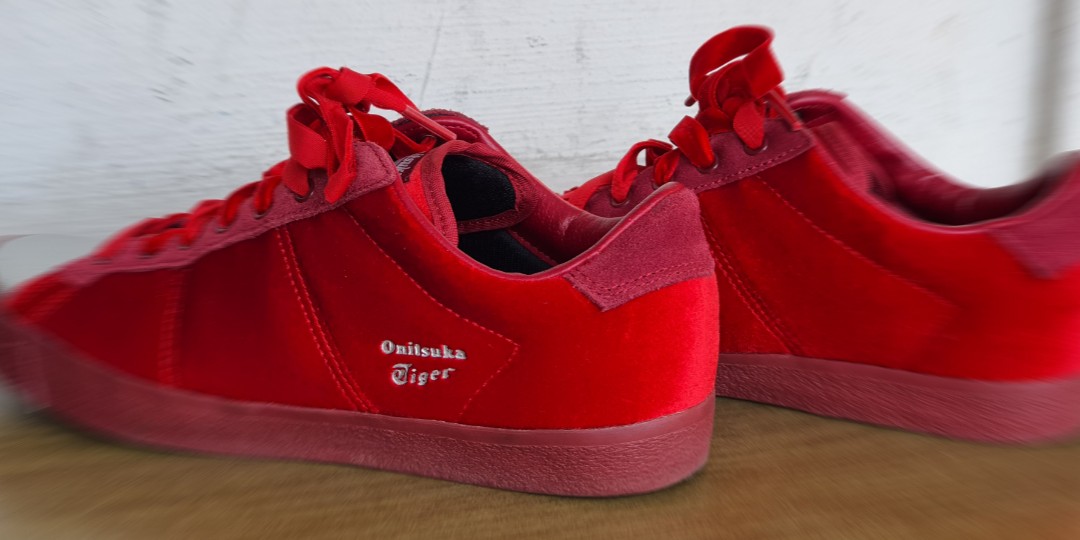 Red onitsuka tiger sale shoes