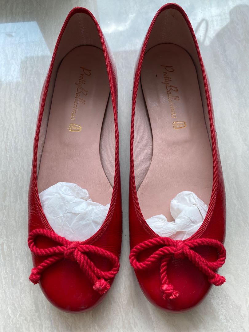Red flat ballerina discount shoes