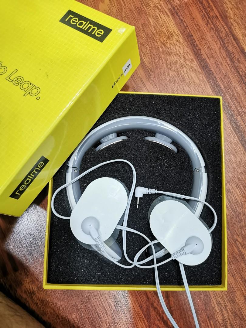 Realme neck sales