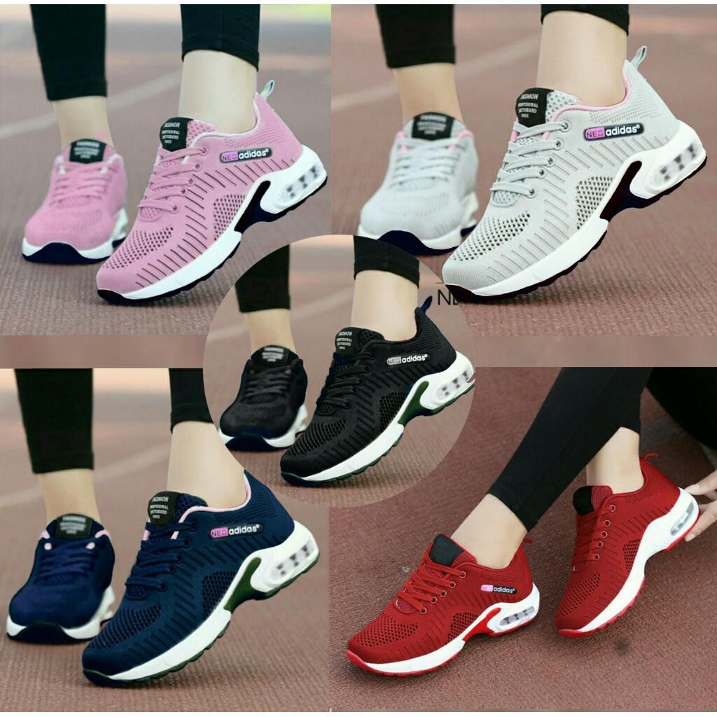 Sepatu sport deals running wanita