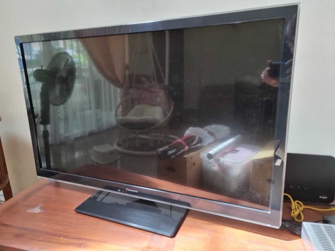 TV Panasonic 42 inch, TV & Home Appliances, TV & Entertainment, TV on