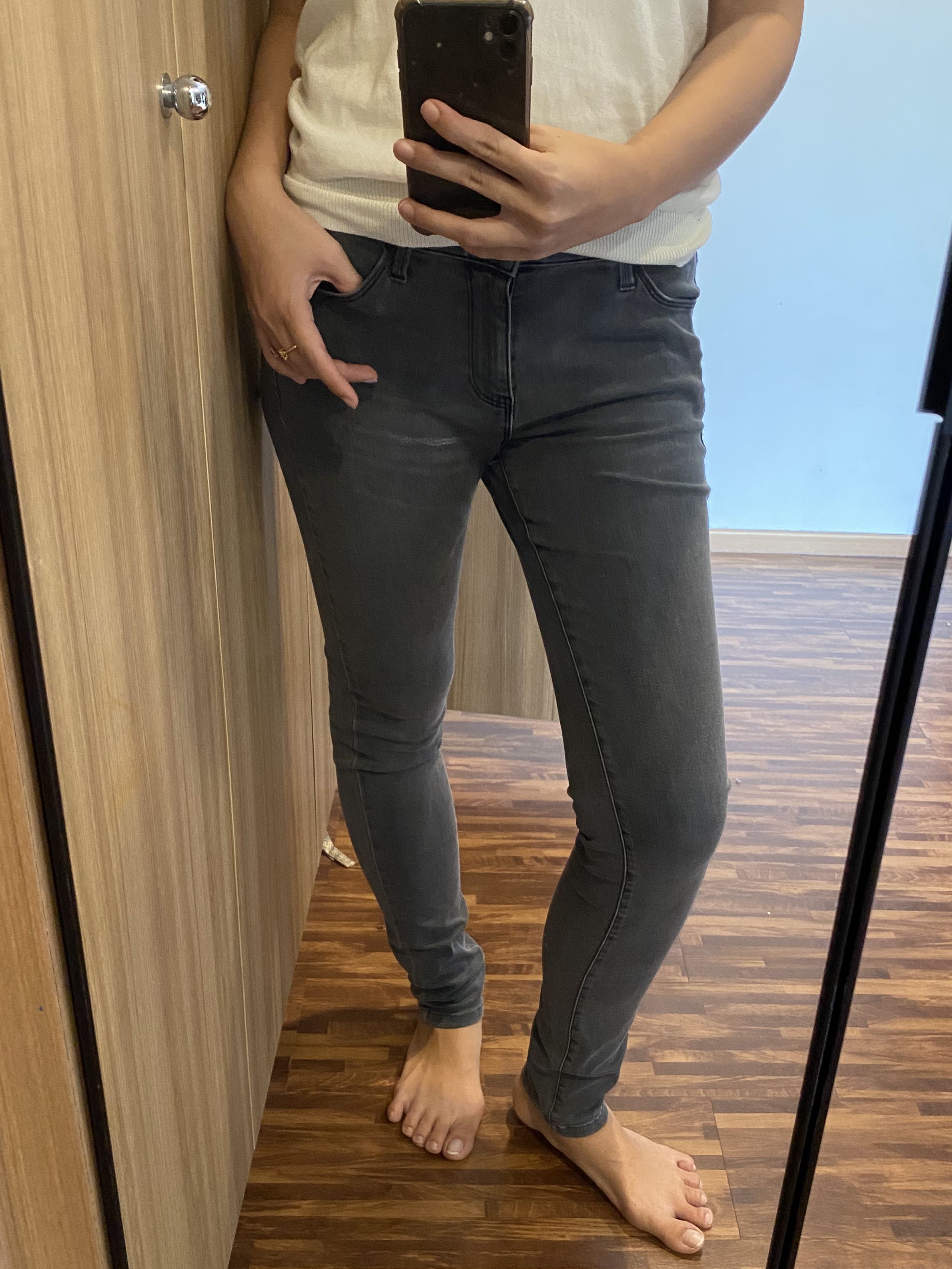 Uniqlo grey jeans, Fesyen Wanita 