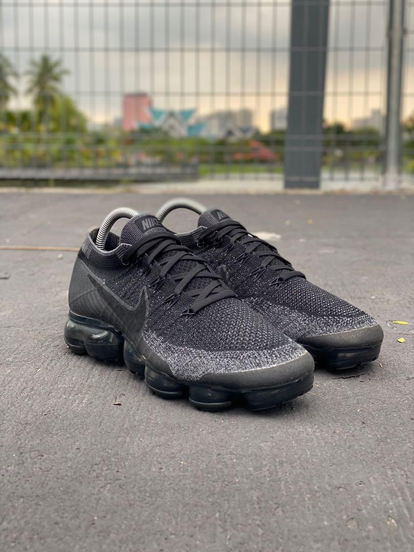 Nike vapormax deals triple black uk