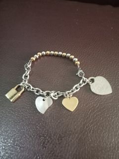 (Category: ) located in . Submitted by bagscollection88 (Listing ID 1143335298, Image 1). Description: .