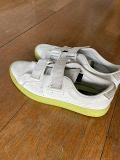 (Category: ) located in . Submitted by cbcloset (Listing ID 1143340435, Image 1). Description: .
