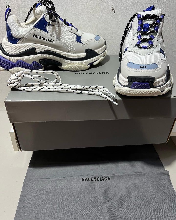 Triple s shop white navy