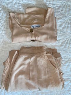(Category: ) located in . Submitted by preloved_def (Listing ID 1143339792, Image 1). Description: .