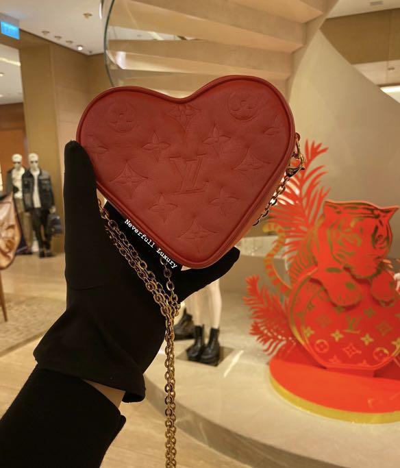 ❣️BNIB❣️Louis Vuitton Fall In Love Sac Coeur Heart Chain Bag Lipstick Red,  Luxury, Bags & Wallets on Carousell