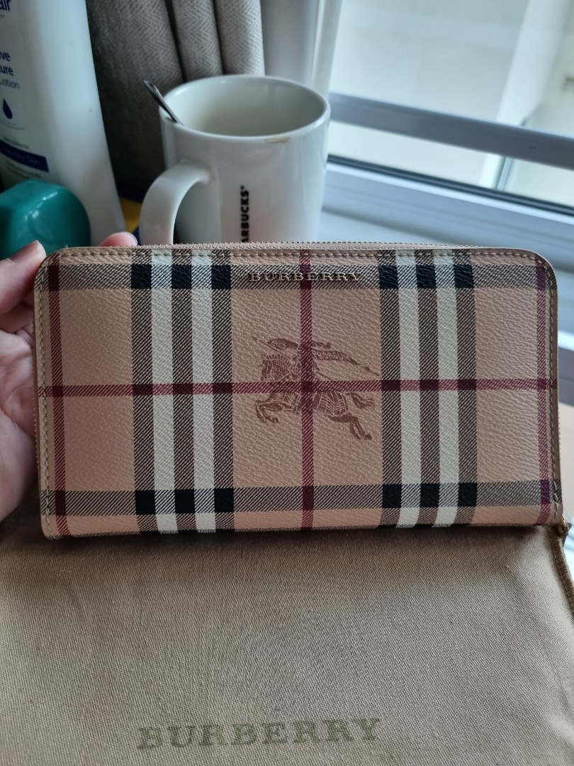 Burberry wallet top zip around