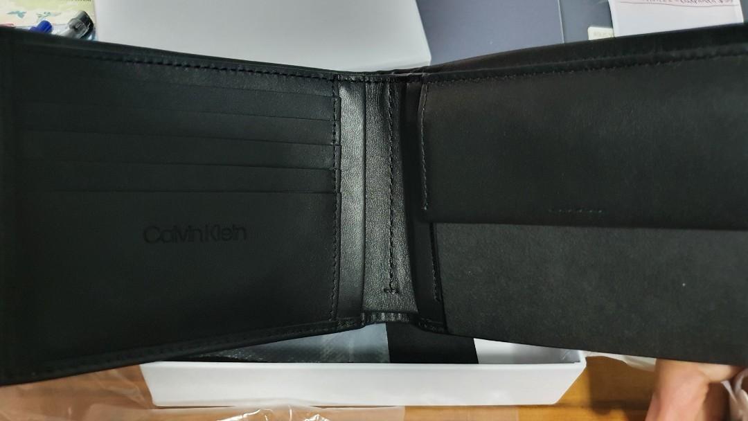 Calvin Klein Leather plaque wallet 5CC coin, Men's Fashion, Watches &  Accessories, Wallets & Card Holders on Carousell