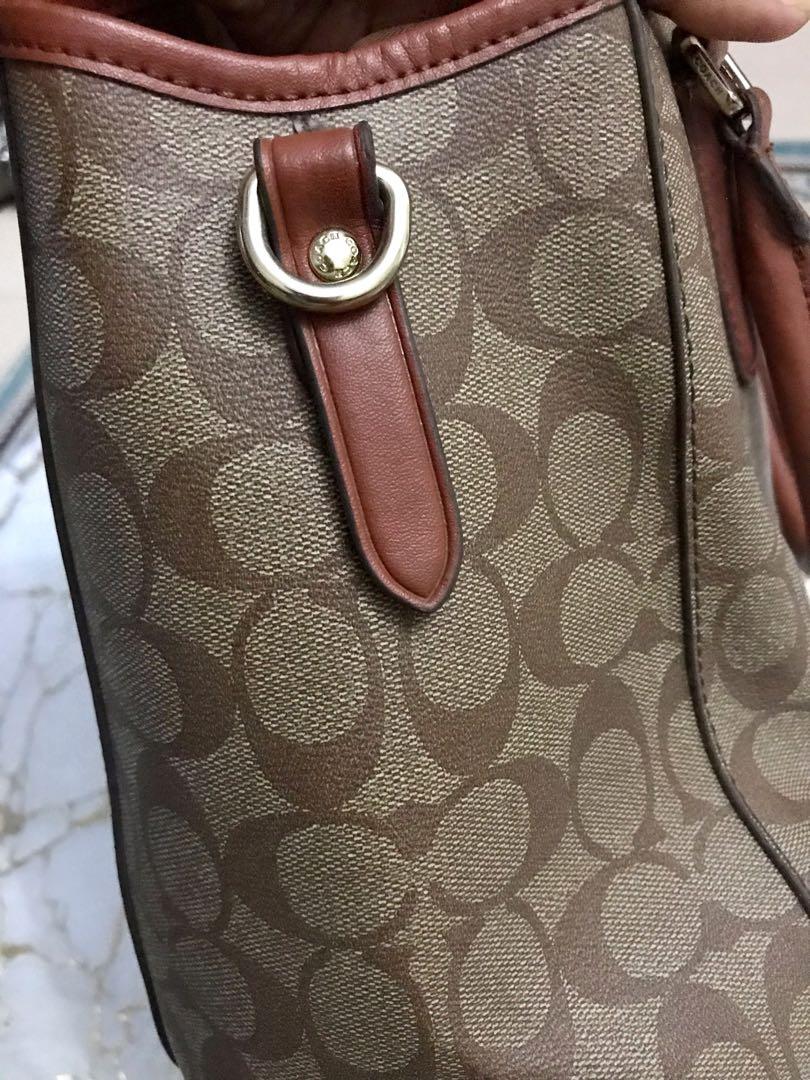COACH MARGOT CARRYALL SIGNATURE Luxury Bags Wallets on Carousell