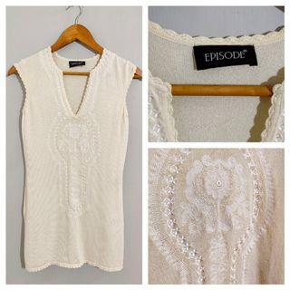 Episode Embroidered Stretch Knit Top