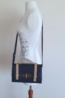 (Category: ) located in . Submitted by new-and-preloved (Listing ID 1143334626, Image 1). Description: .
