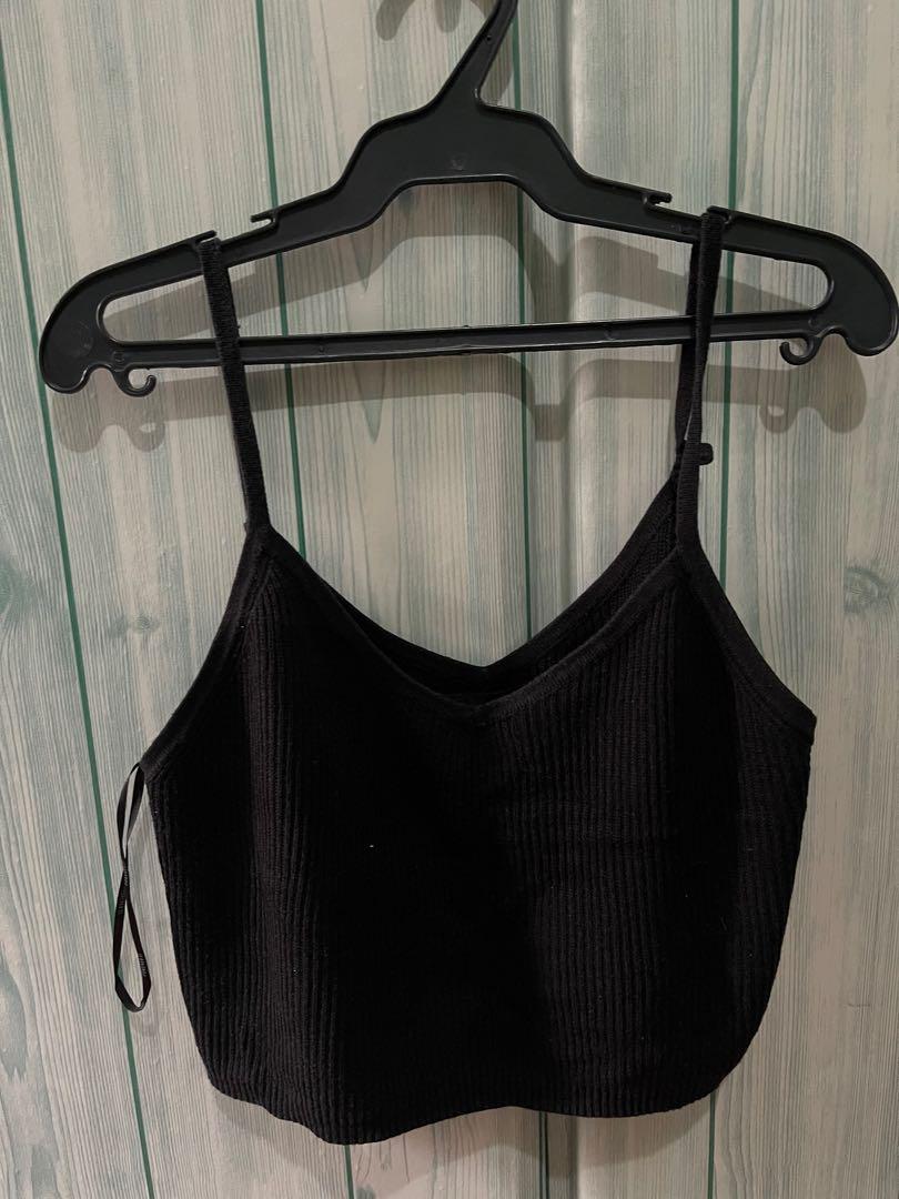 F21 knitted black crop top (Category: Others Tops) located in Quezon City. Submitted by mae2425 (Listing ID 1143348731, Image 2). Description: .